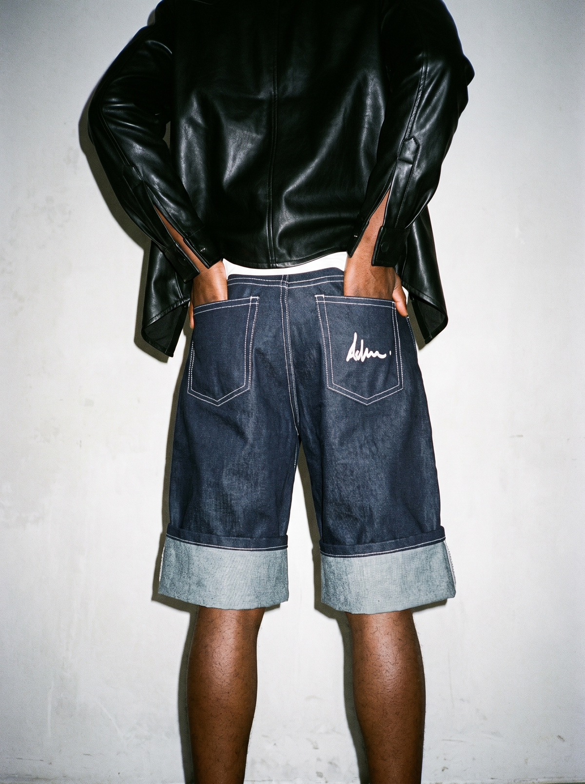 SIGNATURE DENIM BAGGY JORTS
